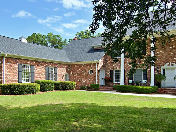 3rd image of 202 Woodlake Dr