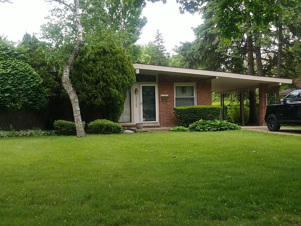 1st image of 29566 Chelmsford Rd