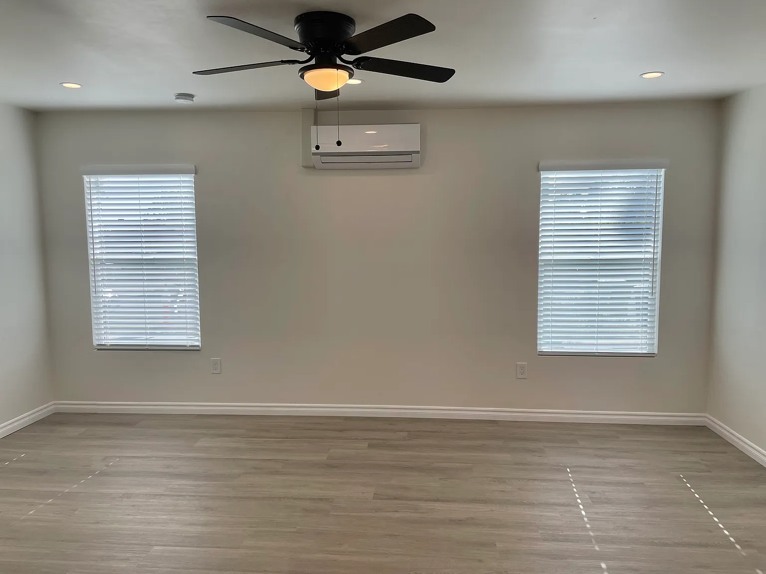 423 Palmbark St — Photo 3