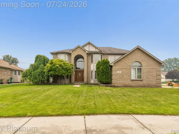 19182 Weathervane Dr, Macomb, MI 48044