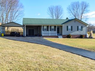 12235 Deerfield Ln, Glade Spring, VA 24340