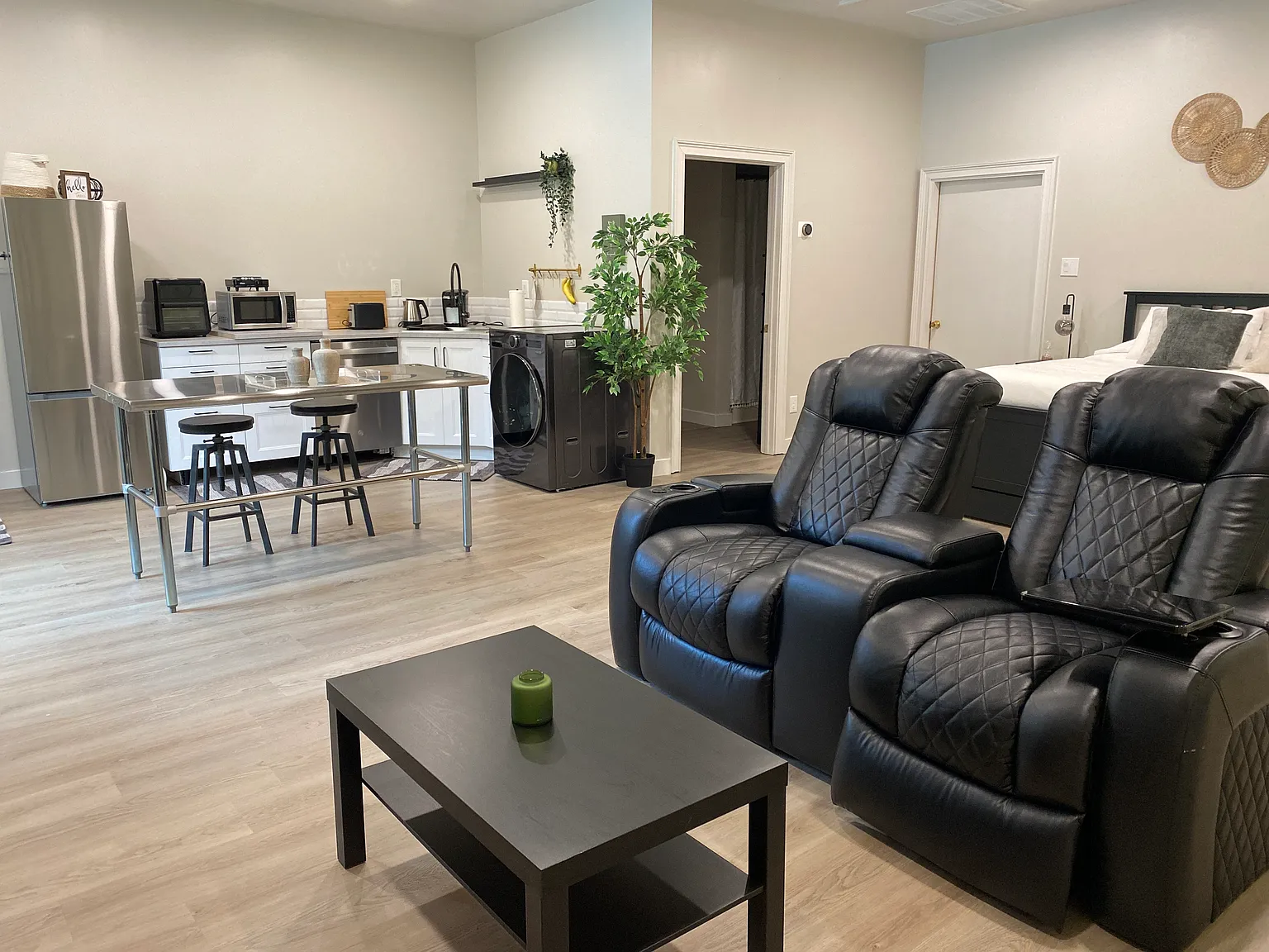 Studio, 625 sqft, $1,250 — Photo 4
