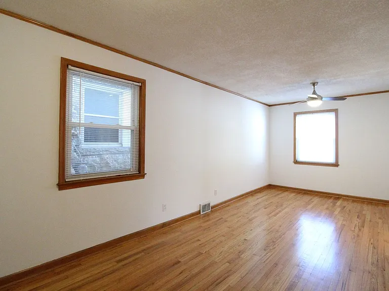 1312 W 39th St #1 — Photo 7
