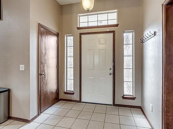 5th image of 11712 SW 7th St