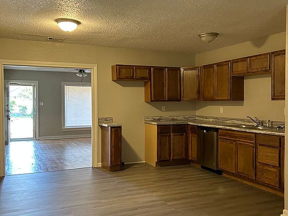 5th image of 1408 SW 12th Ave #A