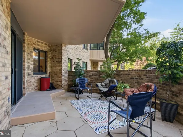 5901 Mount Eagle Dr APT 111, Alexandria, VA 22303