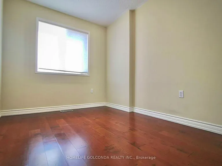 380 Riddell Ct — Photo 12
