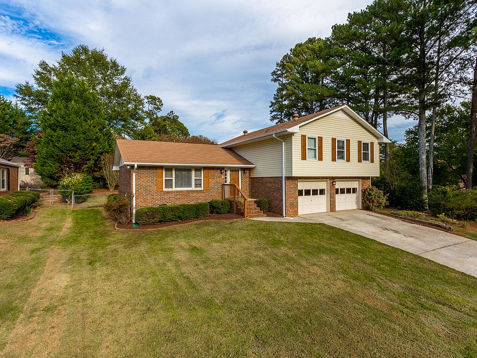 1st image of 2145 Pine Point Dr