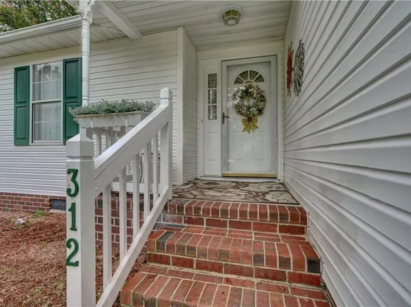 312 Burnetts Way, Suffolk, VA 23434