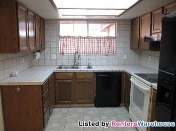 5th image of 3104 E Emelita Ave