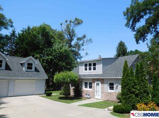 1004 Grandview Ave, Bellevue, NE 68005