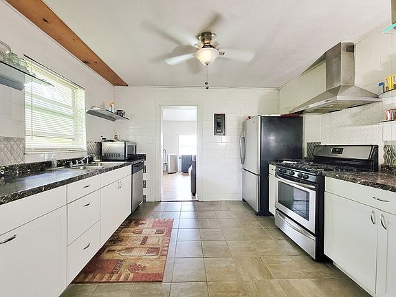 4th image of 16488 SW 139th Ave