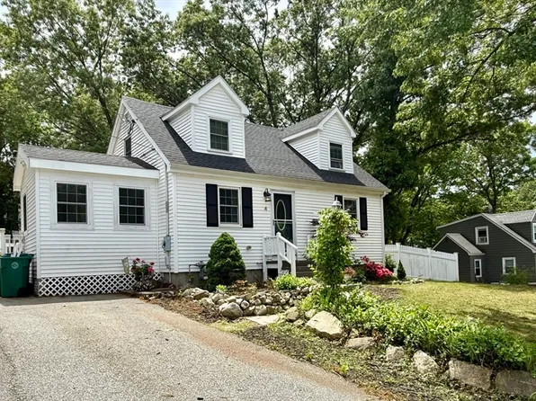 4 Robin Rd, Billerica, MA 01821