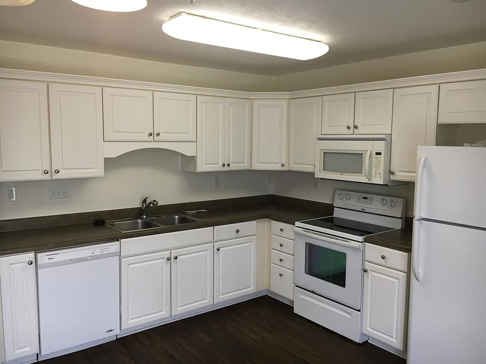 1st image of 410 Date Palm Cir