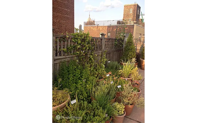 Sold by Douglas Elliman | media 15