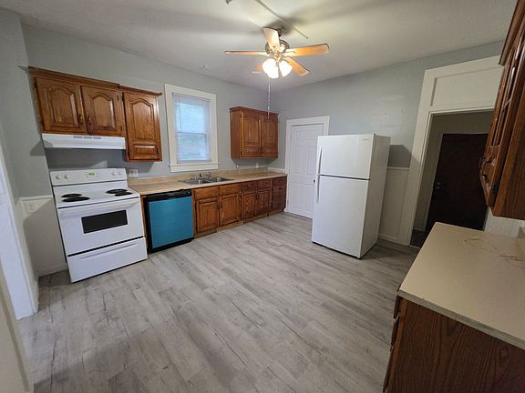 4th image of 106 W Pine St