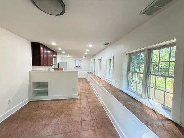 10 Sandy Ridge Rd