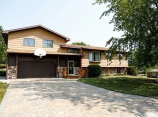 2532 10th Ave NW, Minot, ND 58703