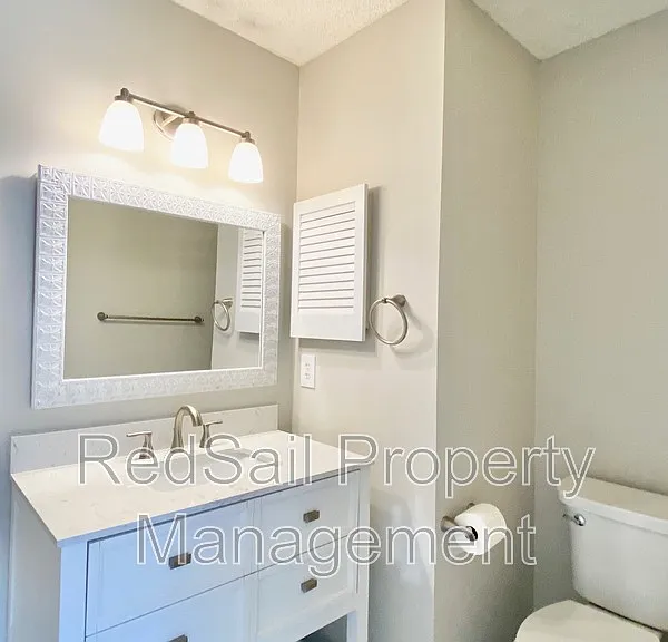 110 Souverain Lndg — Photo 12
