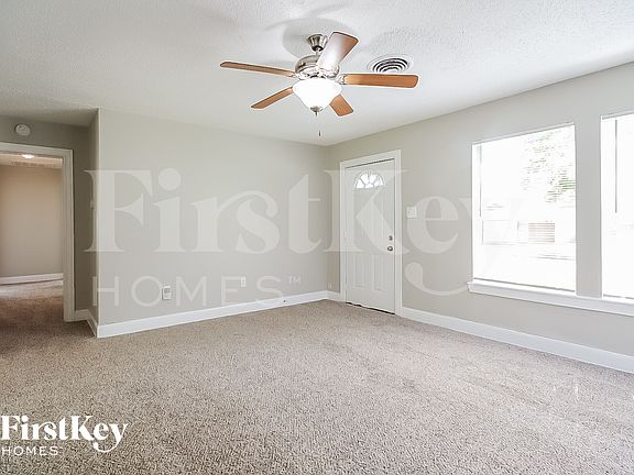 3rd image of 706 E Humble St