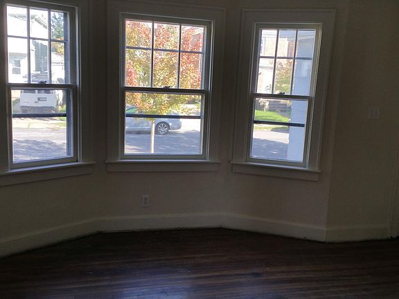 3rd image of 361 Nassau Ave