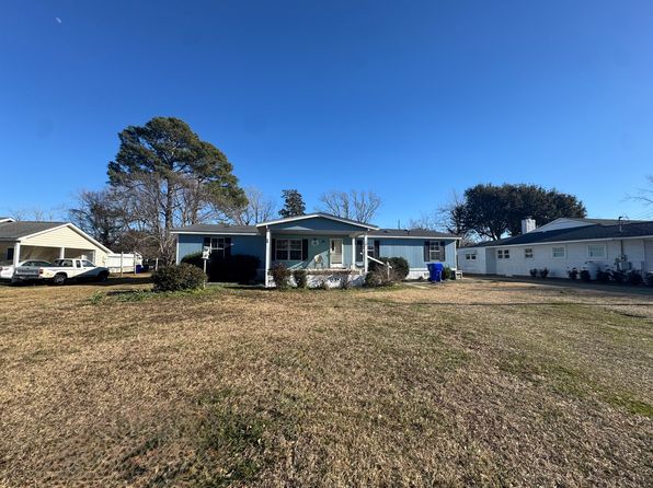 110 Circle Dr