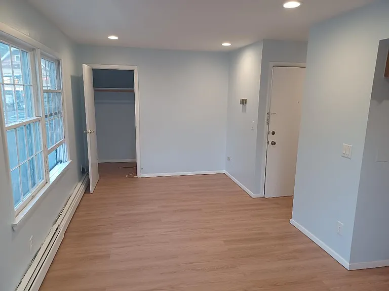 162 Franklin Ave #2 — Photo 3