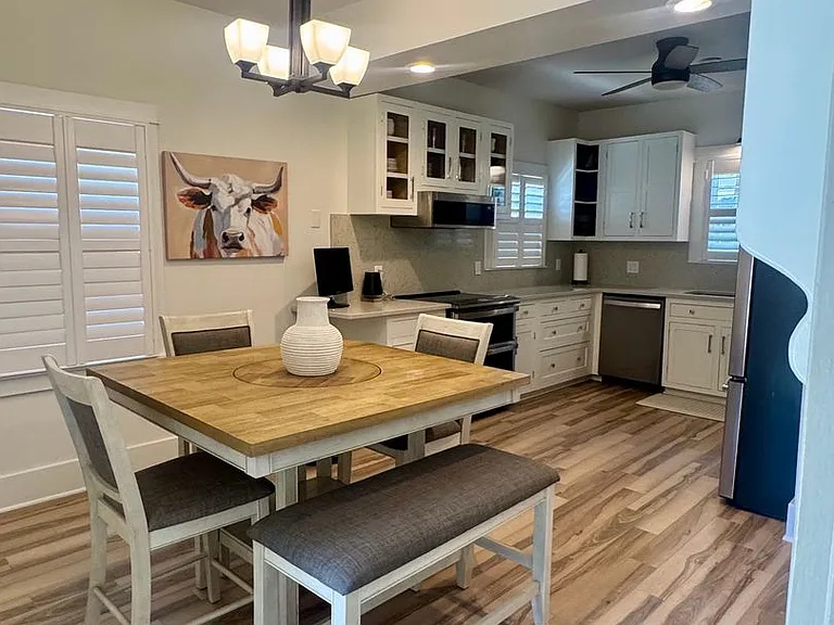 3019 Plymouth Ave — Photo 4
