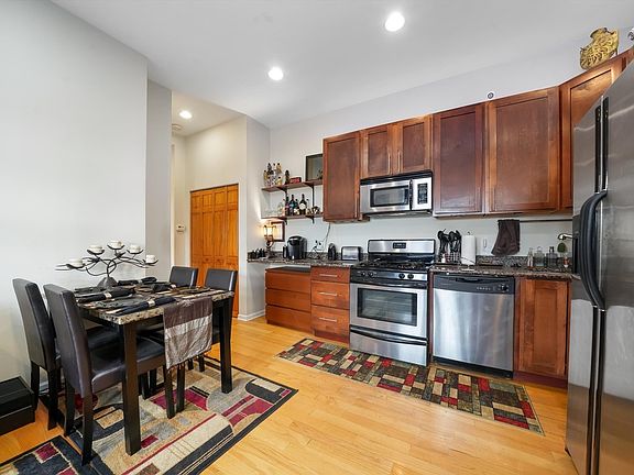 5th image of 811 W Eastwood Ave APT 101