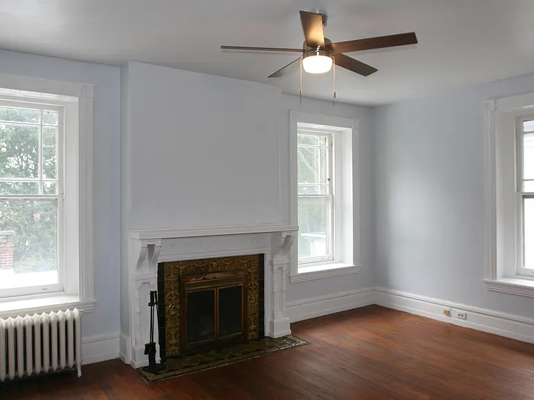420 W School House Ln #2R — Photo 4