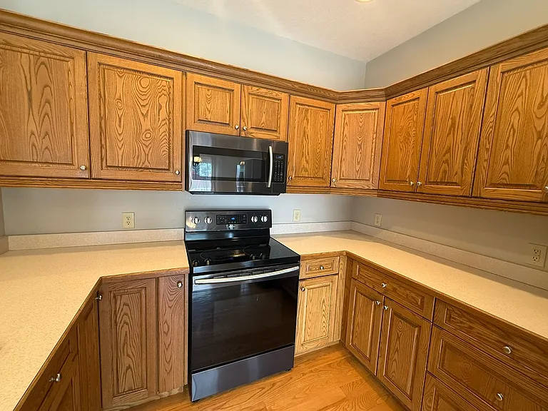 51 Cambridge Cir — Photo 18