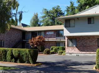 2037-2059 SE Pine St, Portland, OR 97214