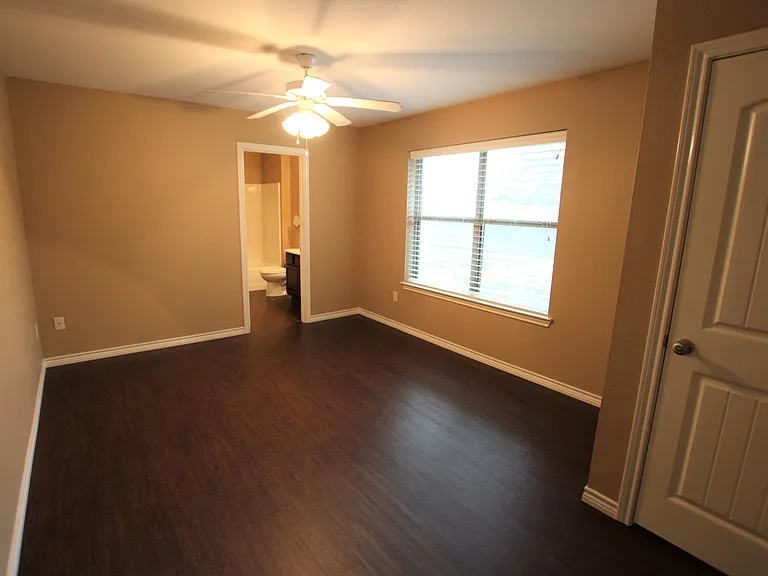 19401 King Ranch Dr — Photo 21