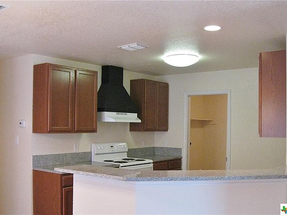3rd image of 946 Brown Rock Dr