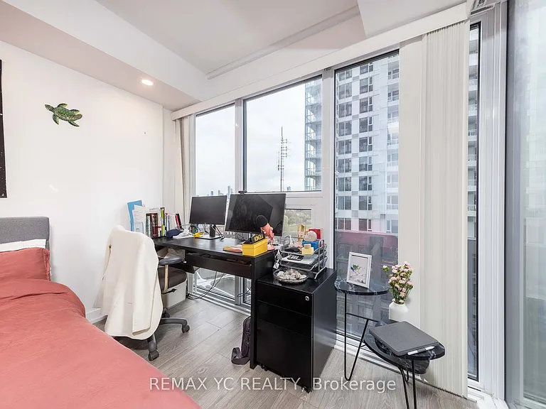 19 Western Battery Rd #801 — Photo 7