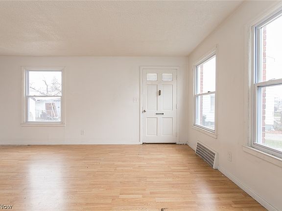 2nd image of 14012-14014 Seneca Ct