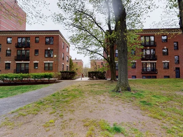 1988 Commonwealth Ave APT 3, Brighton, MA 02135