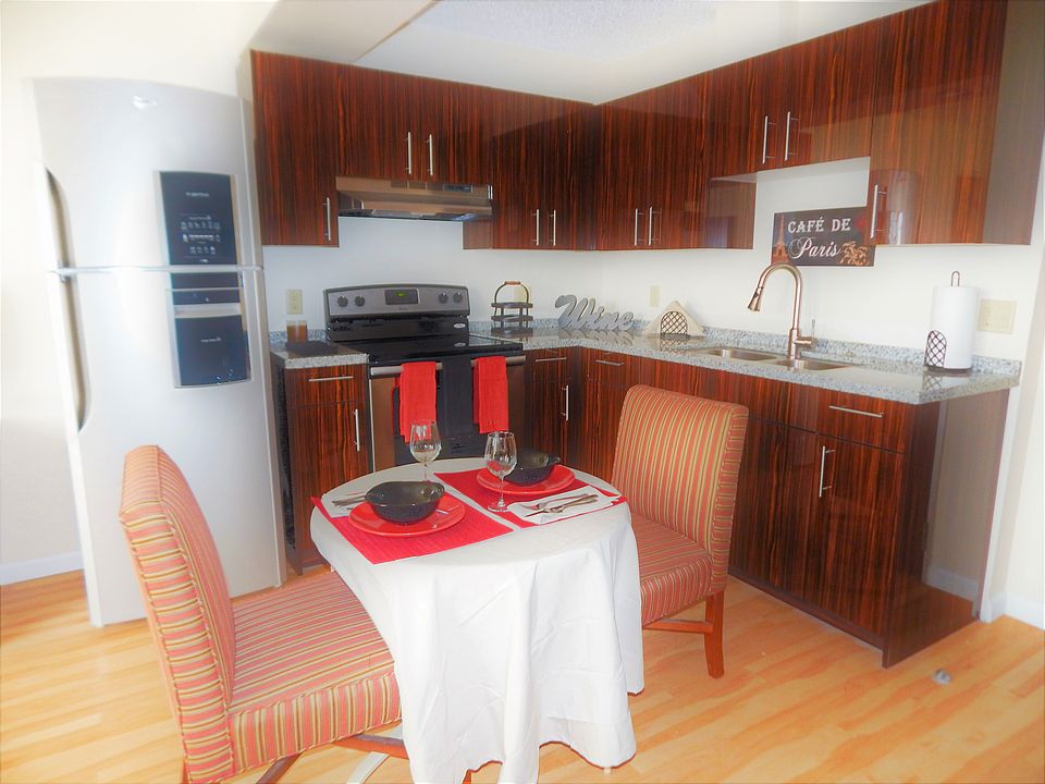 1st image of 810 Eubank Blvd NE #212