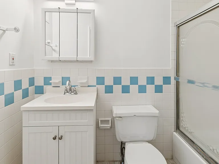 3379 Frederick St — Photo 23