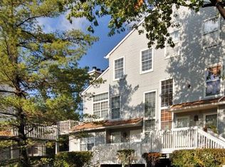 16 Regency Cir, Englewood, NJ 07631