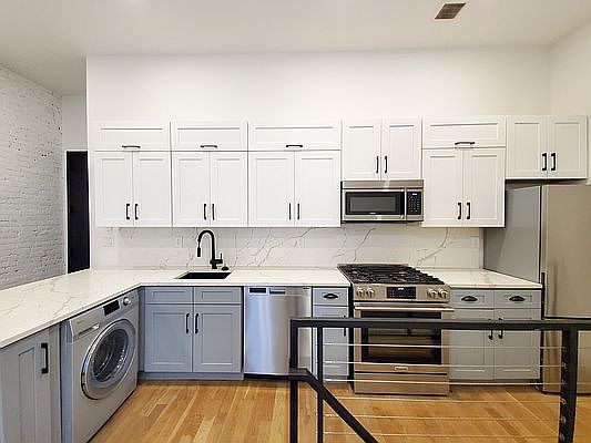 3rd image of 841 Dekalb Ave #1