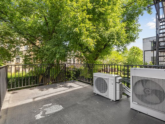 4th image of 521 Decatur St #2E