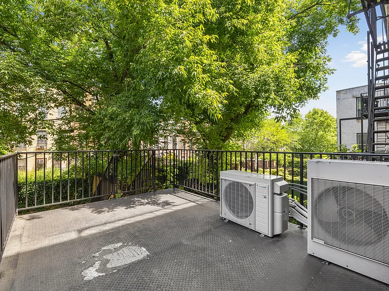 521 Decatur St #2D — Photo 1