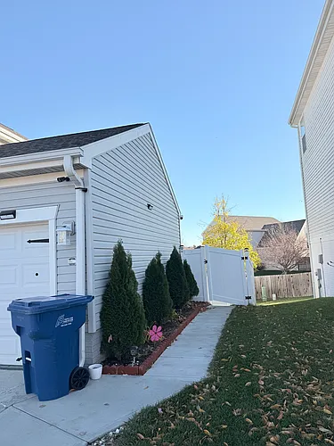 2633 N 165th St Photo 1