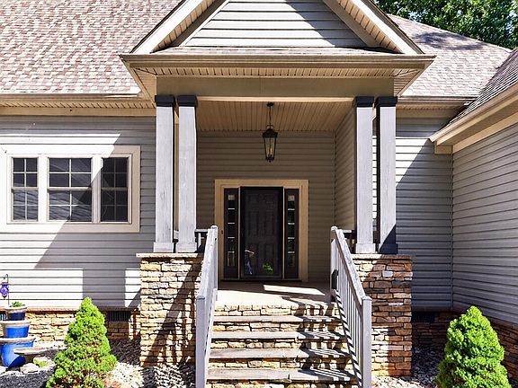 2nd image of 247 Coachman Dr