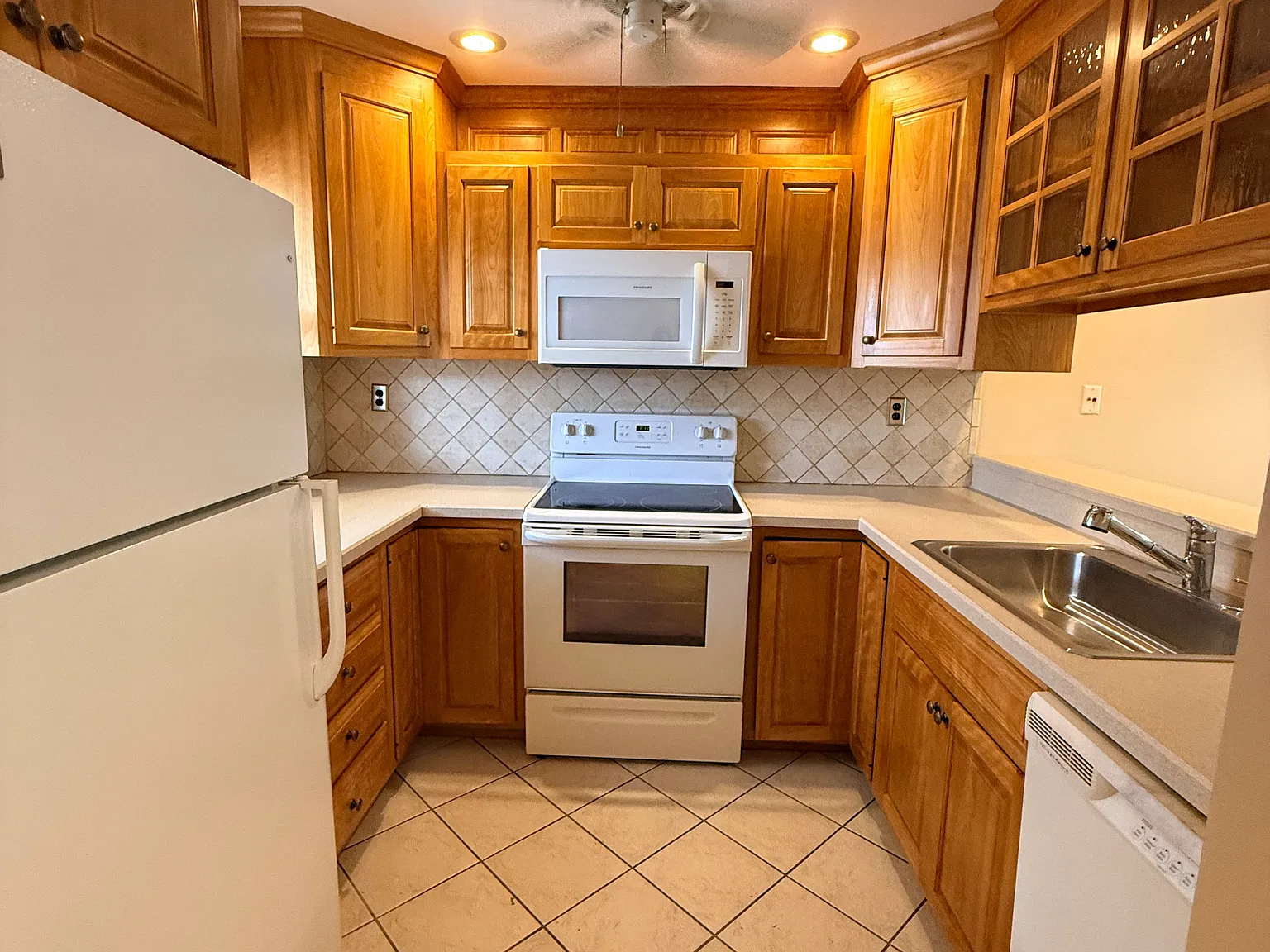 2 bed, 955 sqft, $1,500 — Photo 3