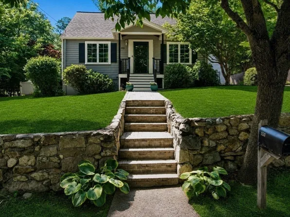 153 Prospect St, Ashland, MA 01721