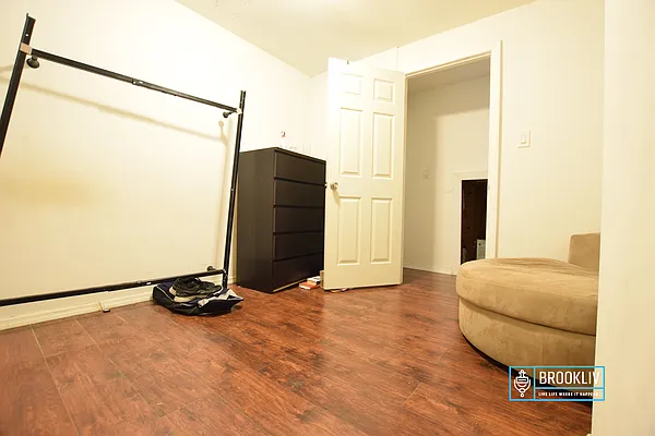 Rented by null | media 15