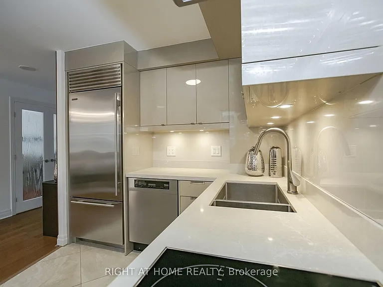 2119 Lake Shore Blvd W #217 — Photo 20