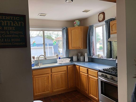 2nd image of 40 East Dr
